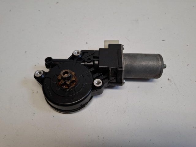 bontott SUZUKI SX4 S-Cross Jobb hátsó Ablakemelő Motor