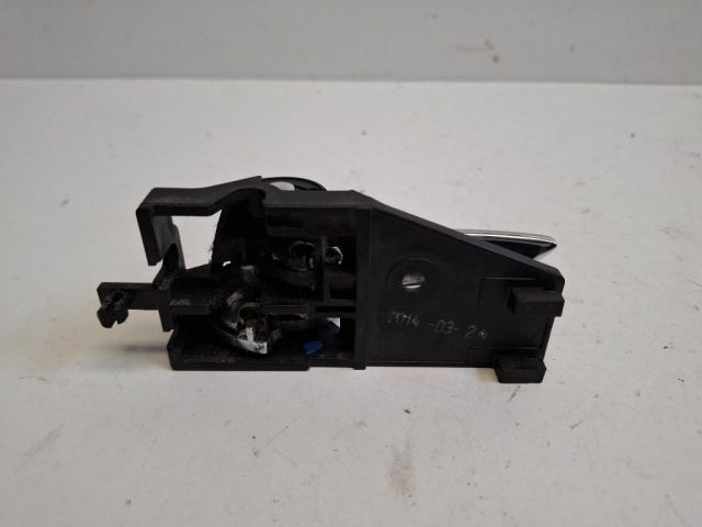 bontott SUZUKI SX4 S-Cross Jobb hátsó Belső Kilincs