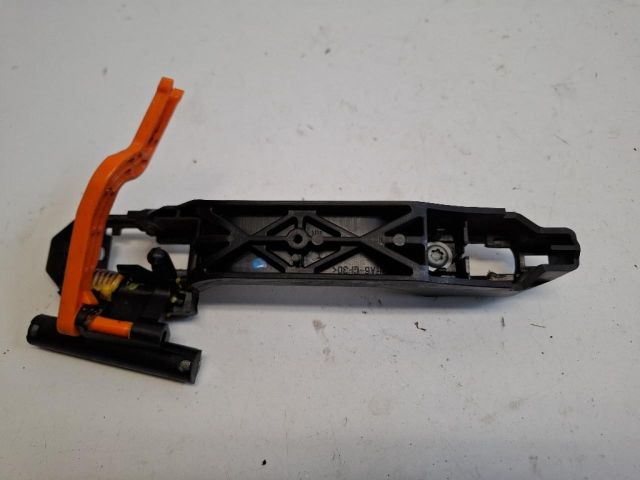 bontott SUZUKI SX4 S-Cross Jobb hátsó Külső Kilincsfészek