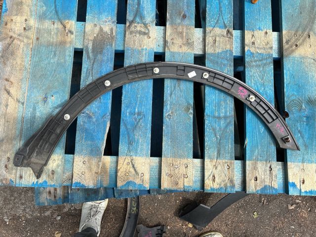 bontott SUZUKI SX4 S-Cross Jobb hátsó Sárvédő Díszléc