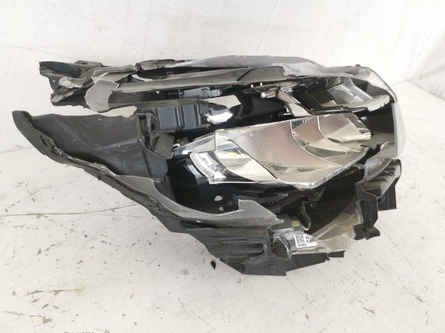 bontott SUZUKI SX4 S-Cross Jobb Ledes Fényszóró