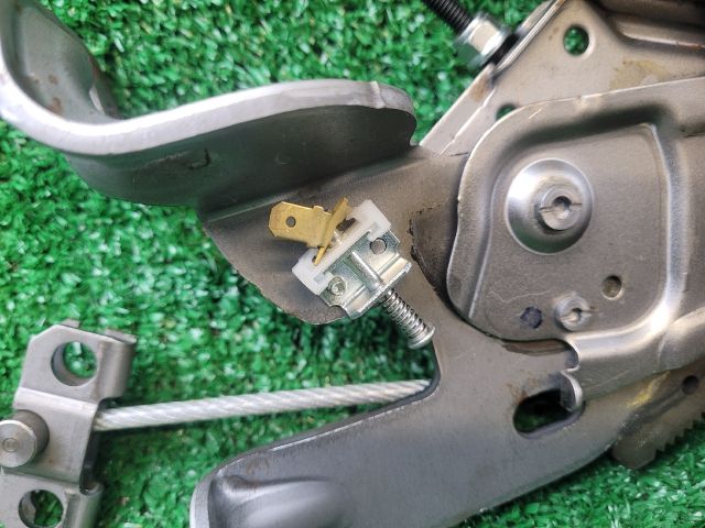 bontott SUZUKI SX4 S-Cross Kézifék Kar