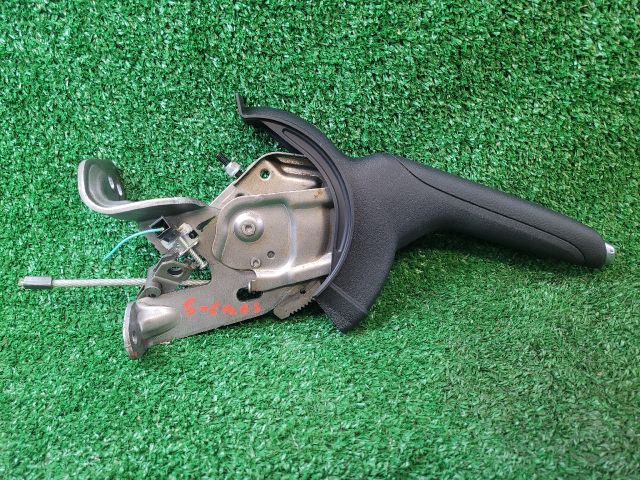 bontott SUZUKI SX4 S-Cross Kézifék Kar