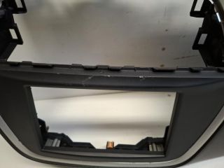 bontott SUZUKI SX4 S-Cross Középső Műszerfal Díszléc