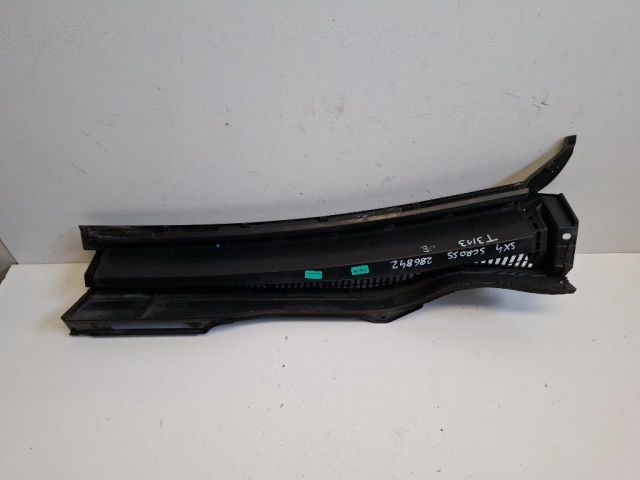 bontott SUZUKI SX4 S-Cross Levélrács