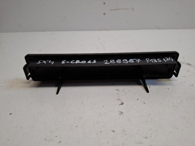 bontott SUZUKI SX4 S-Cross Pollenszűrő Fedél