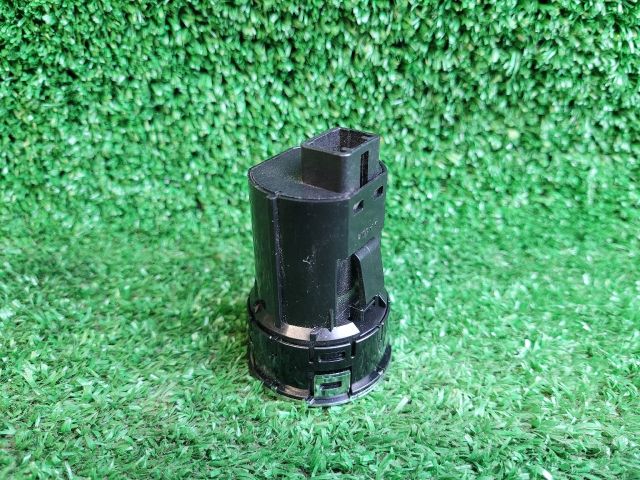 bontott SUZUKI SX4 S-Cross Start / Stop Indító Gomb