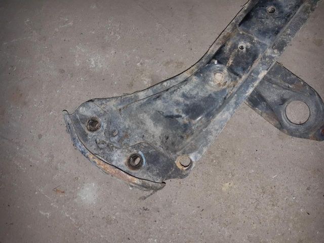 bontott SUZUKI SX4 Vízhűtő Radiátor Tartó