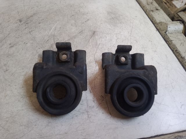 bontott SUZUKI SX4 Vízhűtő Radiátor Tartó