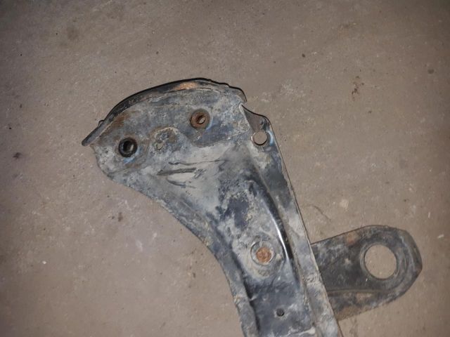 bontott SUZUKI SX4 Vízhűtő Radiátor Tartó