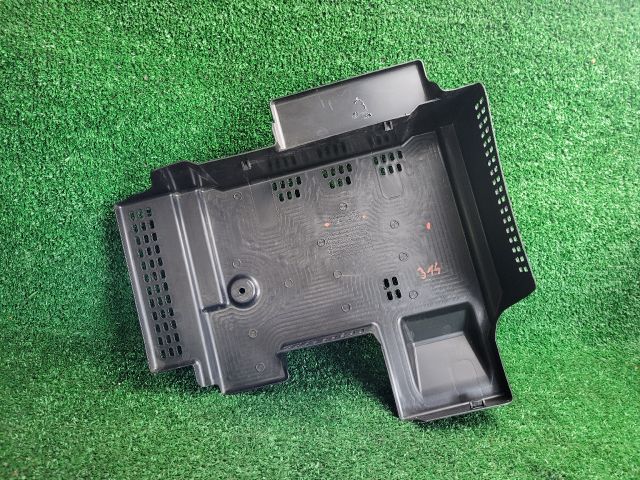 bontott SUZUKI VITARA Akkumulátor Fedél