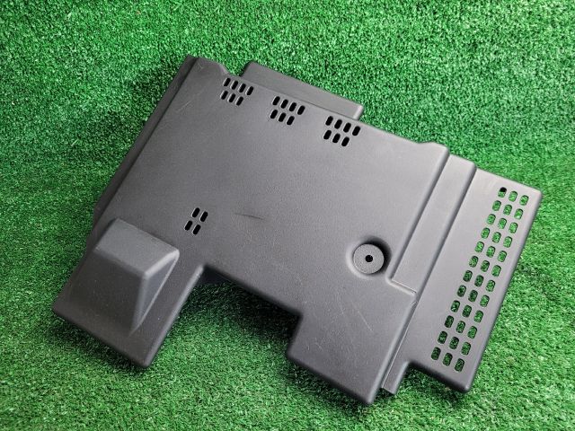 bontott SUZUKI VITARA Akkumulátor Fedél