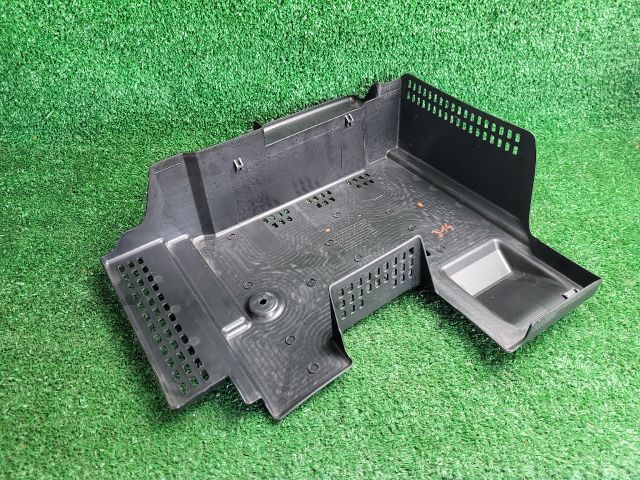 bontott SUZUKI VITARA Akkumulátor Fedél