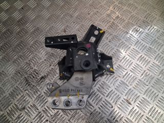 bontott SUZUKI VITARA Motor Tartó Bak Jobb