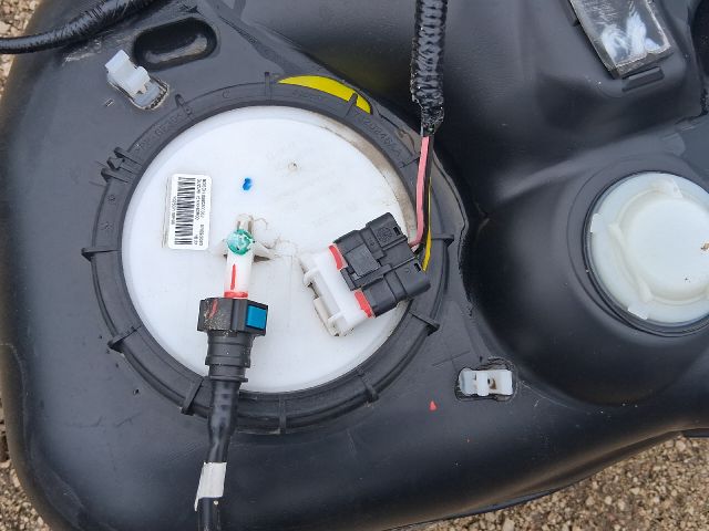 bontott SUZUKI VITARA Üzemanyag Szivattyú