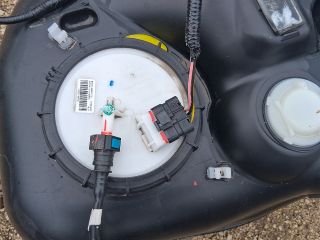 bontott SUZUKI VITARA Üzemanyag Szivattyú