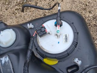 bontott SUZUKI VITARA Üzemanyag Szivattyú