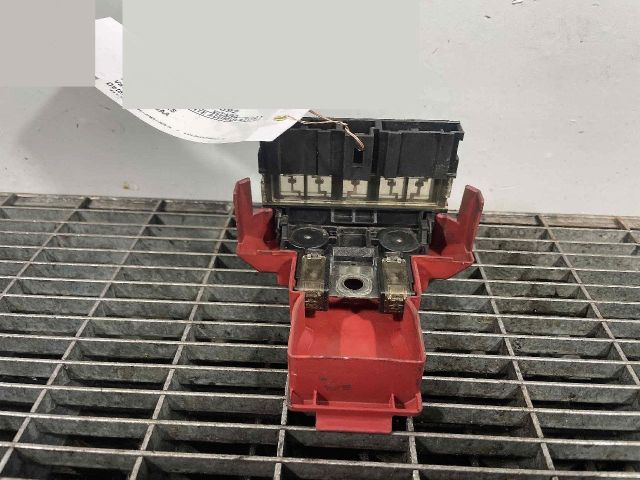 bontott SUZUKI VITARA Biztosítéktábla Motortér