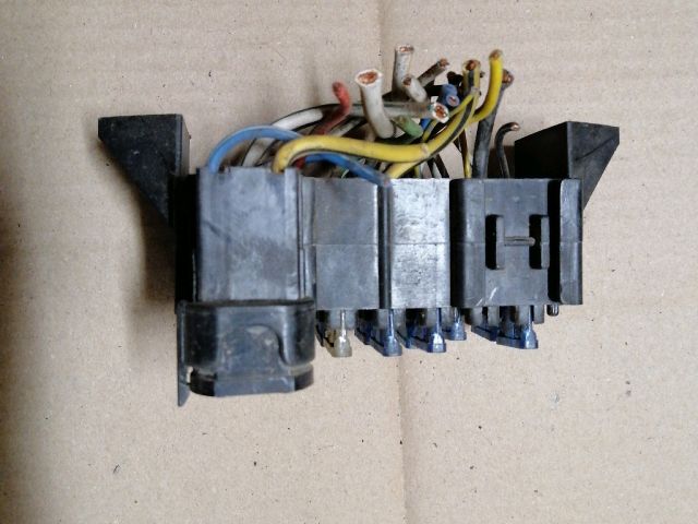 bontott SUZUKI VITARA Biztosítéktábla Motortér