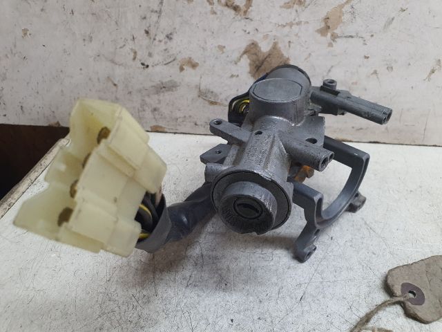 bontott SUZUKI VITARA Gyújtáskapcsoló Házzal