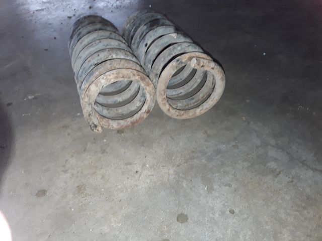 bontott SUZUKI VITARA Első Rugó Pár