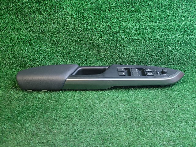 bontott SUZUKI VITARA Bal első Ablakemelő Kapcsoló