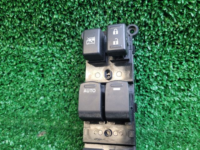 bontott SUZUKI VITARA Bal első Ablakemelő Kapcsoló