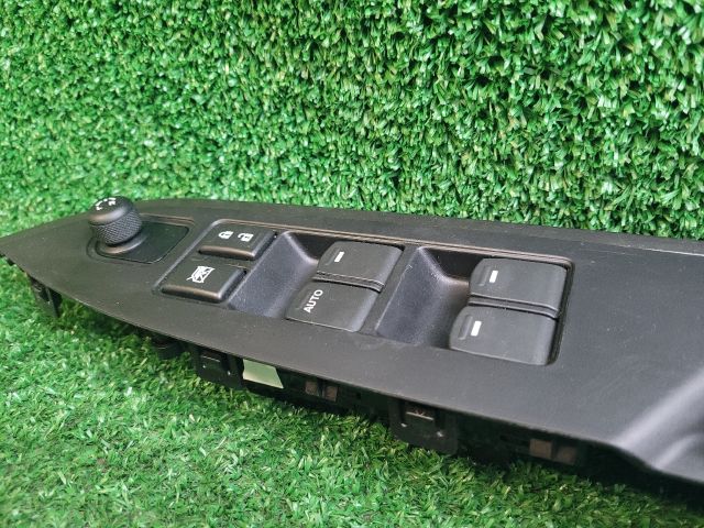 bontott SUZUKI VITARA Bal első Ablakemelő Kapcsoló