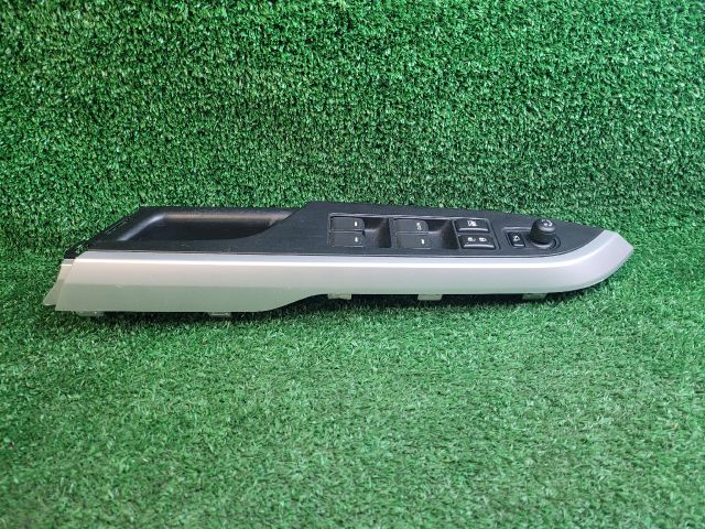 bontott SUZUKI VITARA Bal első Ablakemelő Kapcsoló