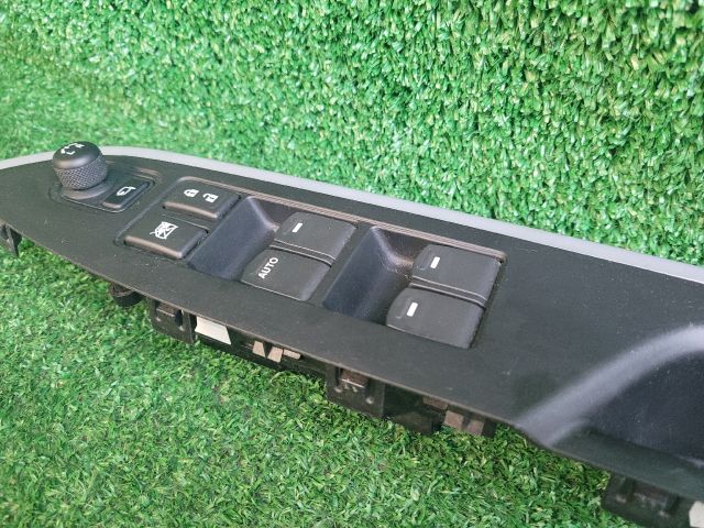 bontott SUZUKI VITARA Bal első Ablakemelő Kapcsoló