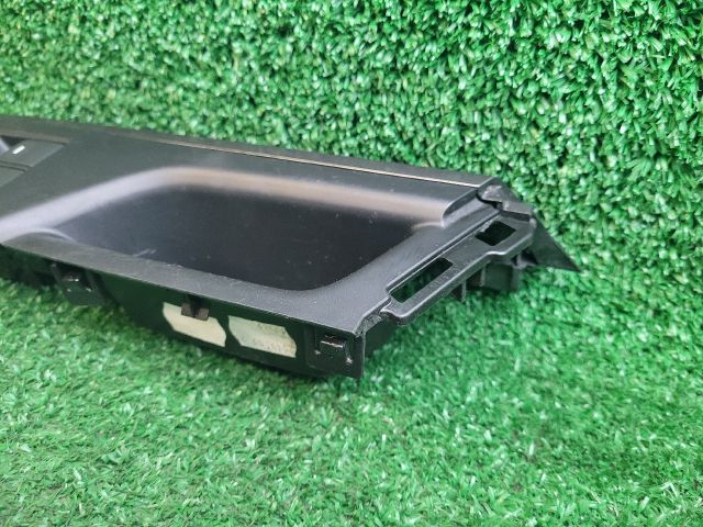 bontott SUZUKI VITARA Bal első Ablakemelő Kapcsoló