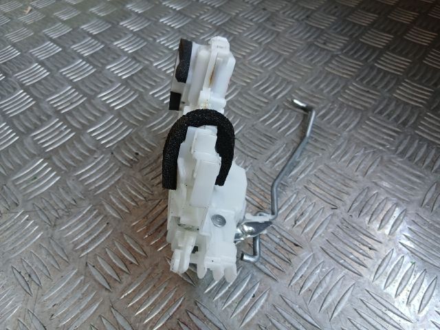 bontott SUZUKI VITARA Bal első Ajtózár