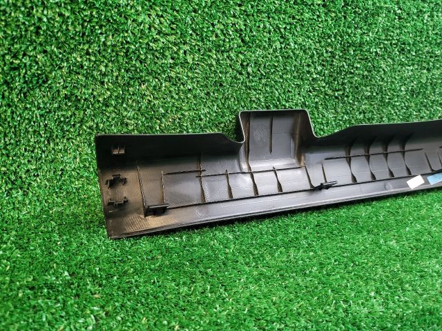 bontott SUZUKI VITARA Bal első Belső Küszöb Burkolat