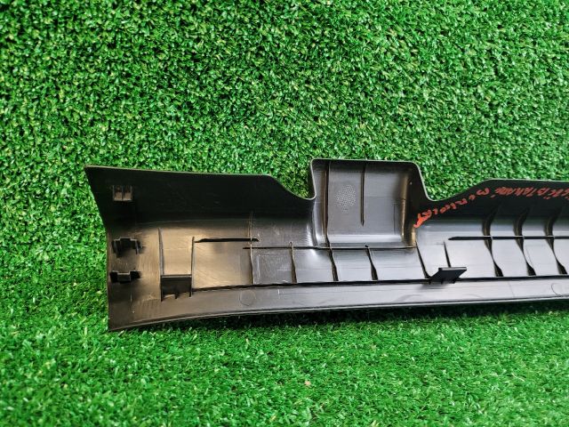 bontott SUZUKI VITARA Bal első Belső Küszöb Burkolat