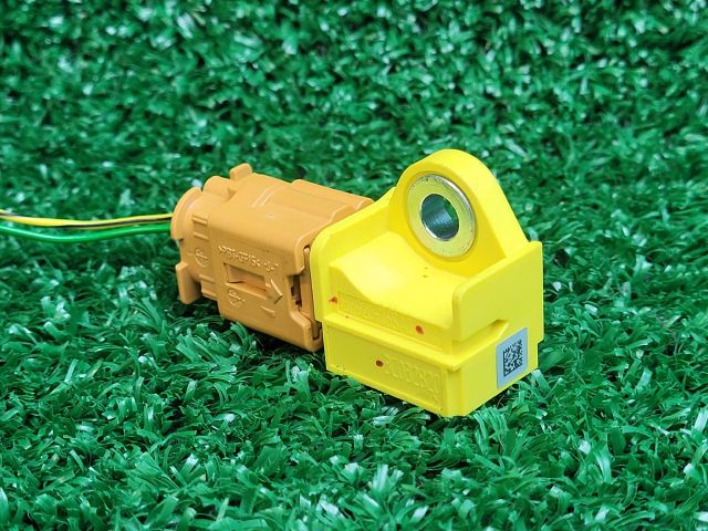 bontott SUZUKI VITARA Bal első Oldal Ütközés Érzékelő