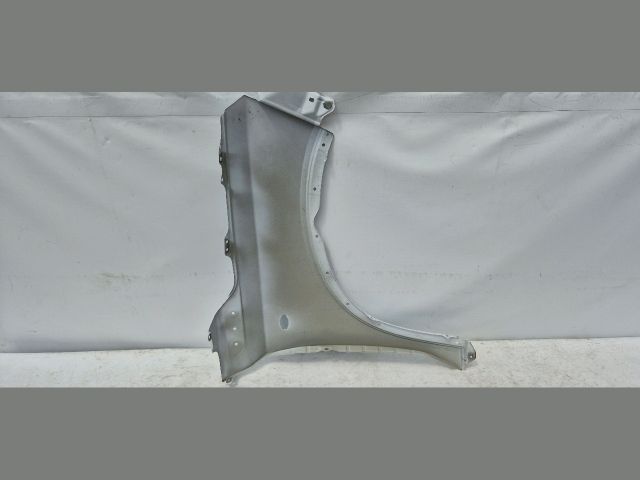 bontott SUZUKI VITARA Bal első Sárvédő