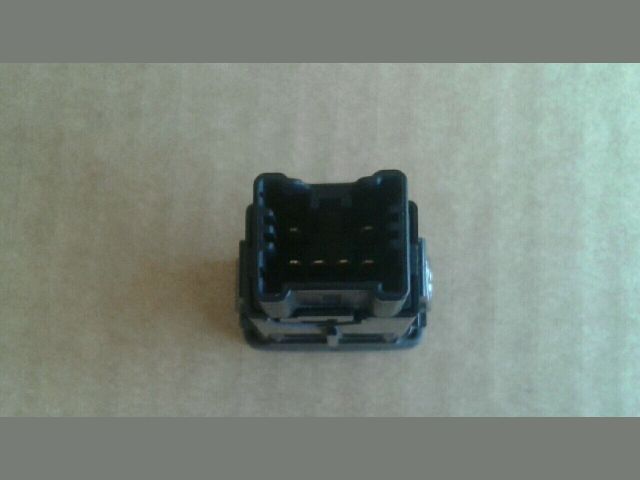 bontott SUZUKI VITARA Bal első Ülésfűtés Kapcsoló