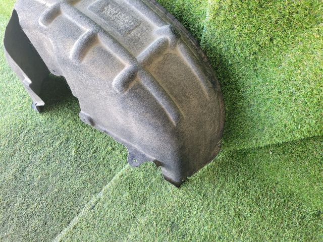 bontott SUZUKI VITARA Bal hátsó Dobbetét (Kerékjárati, Műanyag)