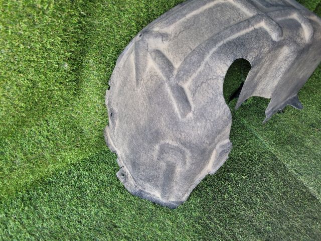 bontott SUZUKI VITARA Bal hátsó Dobbetét (Kerékjárati, Műanyag)