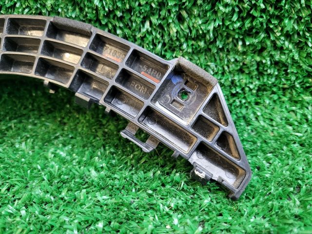 bontott SUZUKI VITARA Bal hátsó Oldal Lökhárító Tartó (Műanyag)