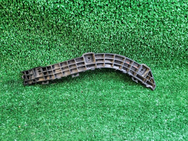 bontott SUZUKI VITARA Bal hátsó Oldal Lökhárító Tartó (Műanyag)