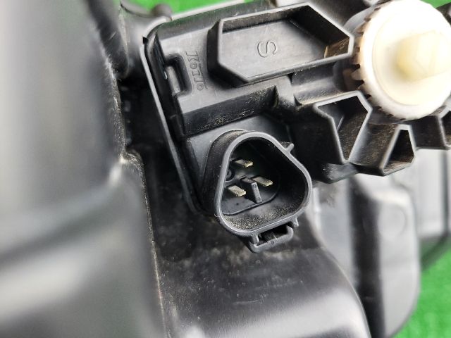 bontott SUZUKI VITARA Bal Ledes Fényszóró