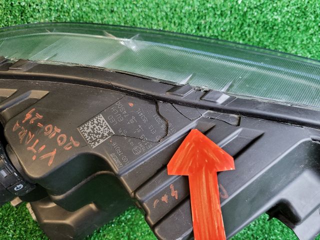 bontott SUZUKI VITARA Bal Ledes Fényszóró