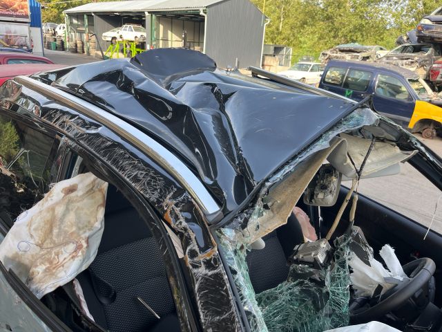 bontott SUZUKI VITARA Csomagtérajtó Kapcsoló