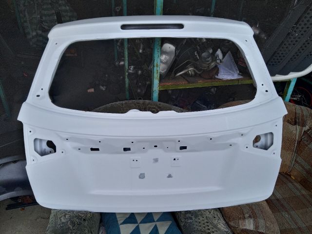 bontott SUZUKI VITARA Csomagtérajtó (Üres lemez)