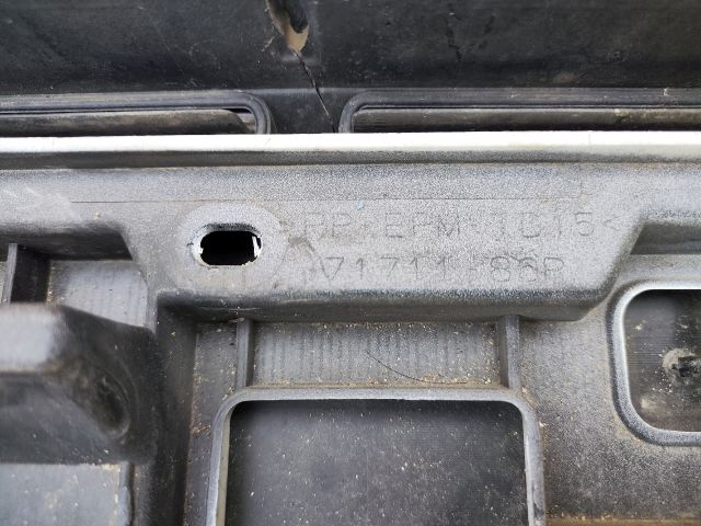 bontott SUZUKI VITARA Első Lökhárító (Részeivel)