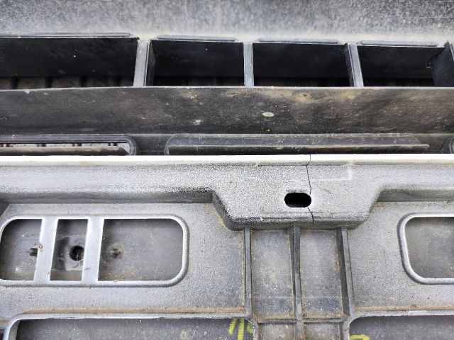 bontott SUZUKI VITARA Első Lökhárító (Részeivel)