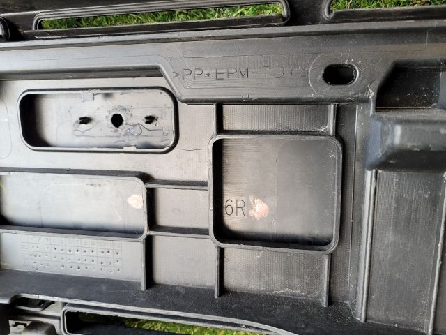 bontott SUZUKI VITARA Első Lökhárító (Üresen)