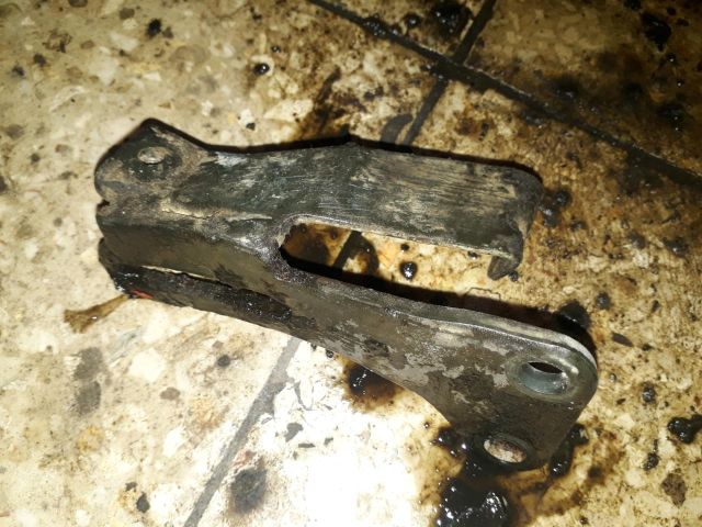 bontott SUZUKI VITARA Generátor Tartó Bak