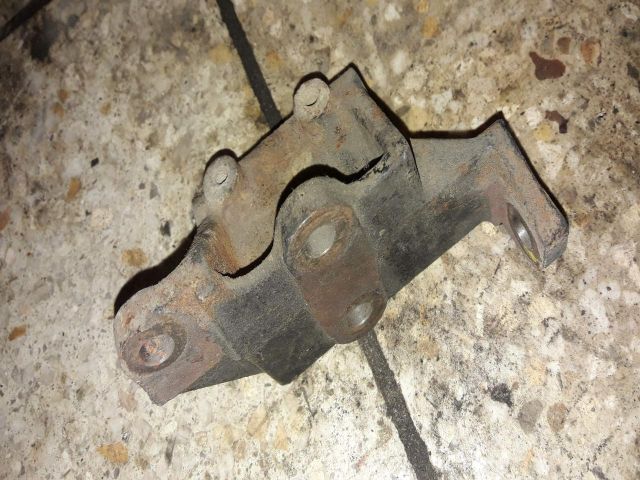 bontott SUZUKI VITARA Generátor Tartó Bak